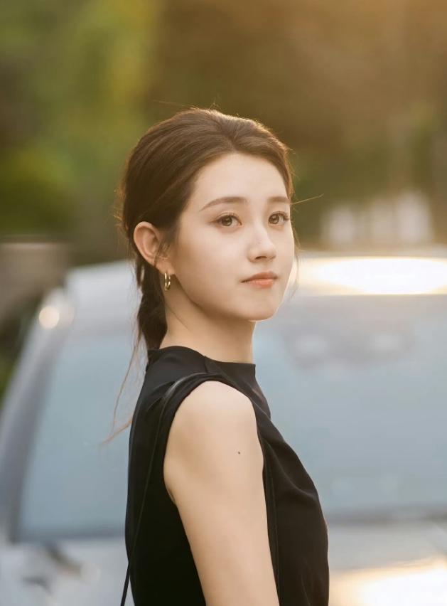 短剧演员郭宇欣成功进军长剧市场！继马秋元、余茵之后，郭宇欣也加到了长剧拍摄的邀