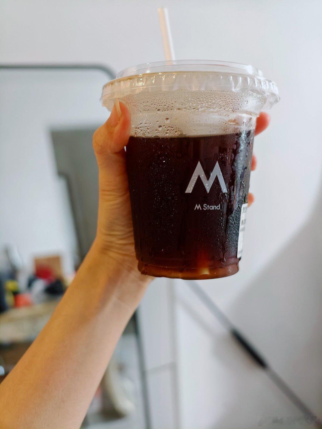 早啊，冰美式为什么那么多人喝啊，比我的命还苦！[单身狗]​​​