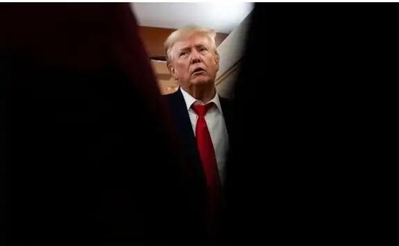 特朗普这下傻眼了：马杜罗成了烫手山芋。 本来想靠强硬手段拿捏委内瑞拉，顺便把