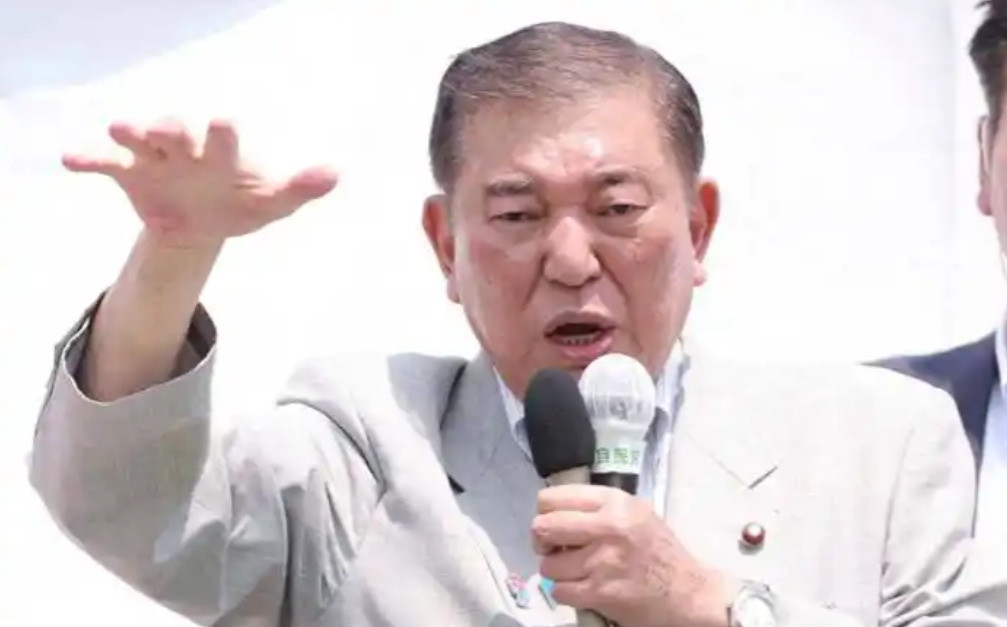 日本怒了：不想再看美国脸色日本首相石破茂怒吼，这吼声里全