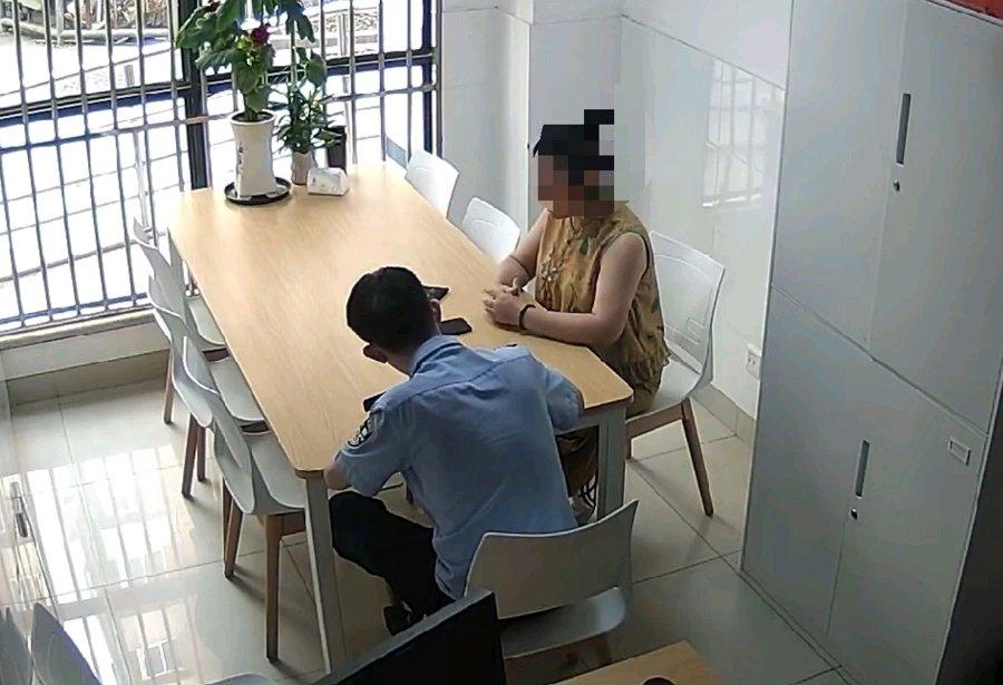 两箱泡面藏10万现金，这种离谱操作真的只有被杀猪盘冲昏头的人能干出来。上海的李