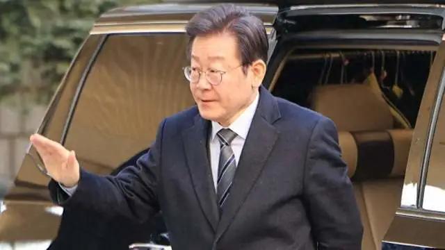 韩国参加菲律宾活动，最后关键时刻，还是站队了!7月12日，14国就南海仲裁案