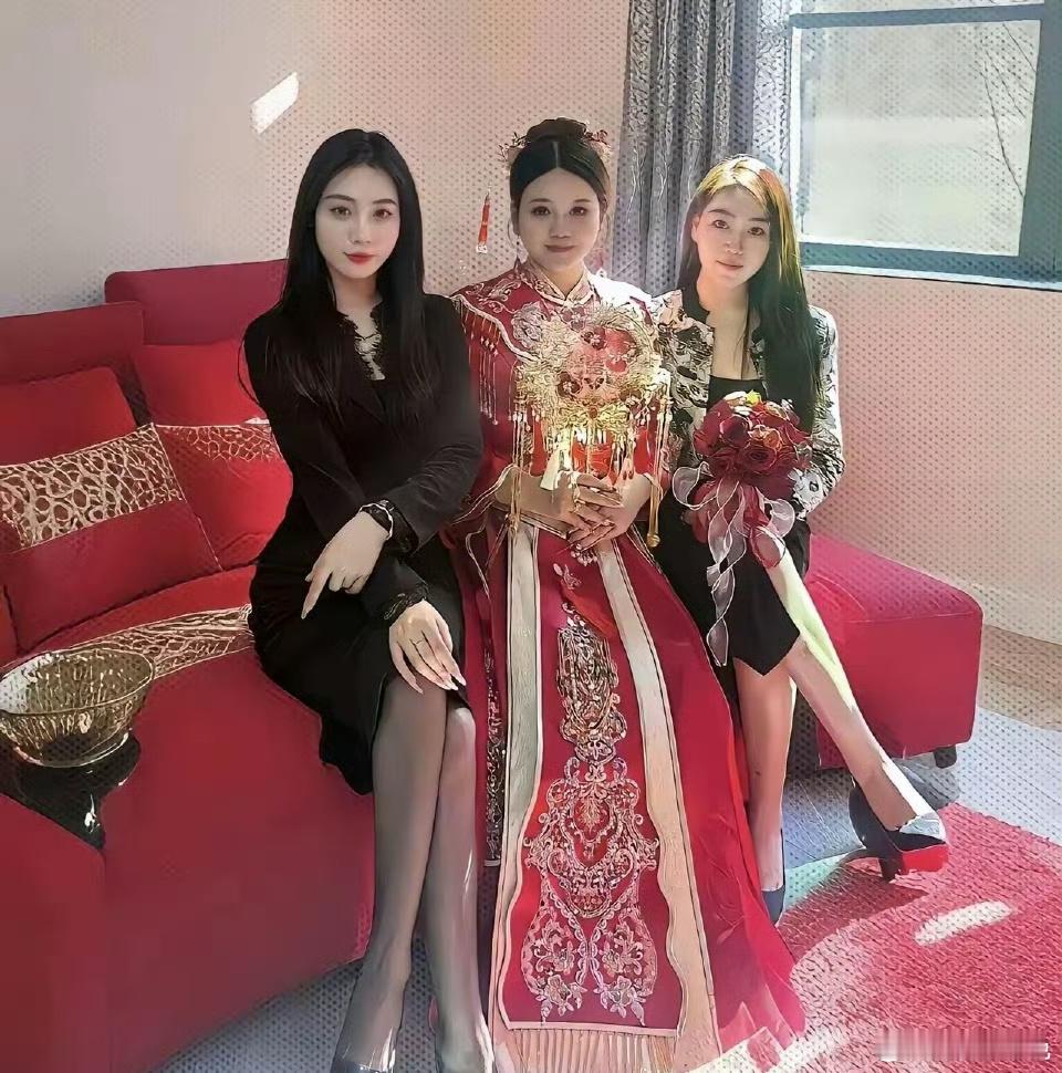 看了照片，新娘不开心了​​​