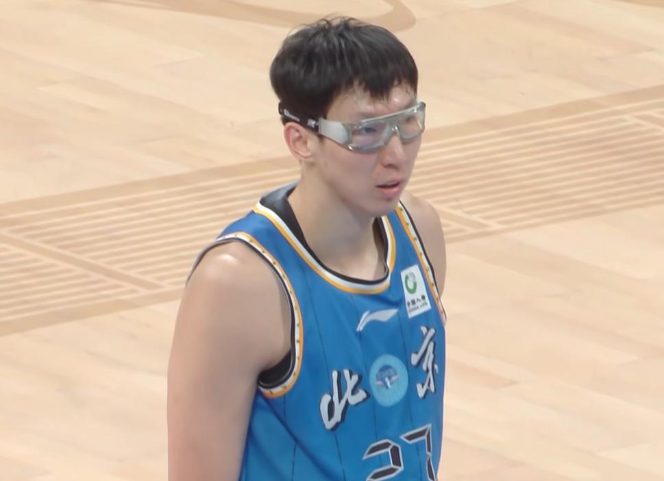 2-1晋级！北京88-73淘汰广东，谁是赢球功臣，数据一目了然G3生死战，京粤
