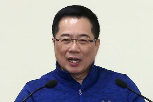 蔡正元最近跟郑丽文过不去，到底想干什么？蔡正元也是国民党内资深的党员了，作为