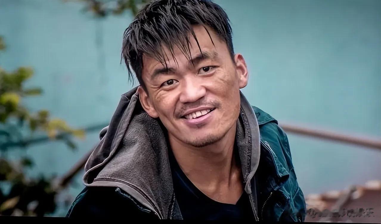 有一次节目，郭德纲问王宝强：你在少林寺习武六年，那么现实中如果你赤手空拳能够打几