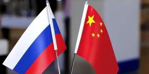为啥说俄罗斯必须抱紧中国的大腿？其实很简单，俄罗斯现在要不死死抱住中国，基本就没