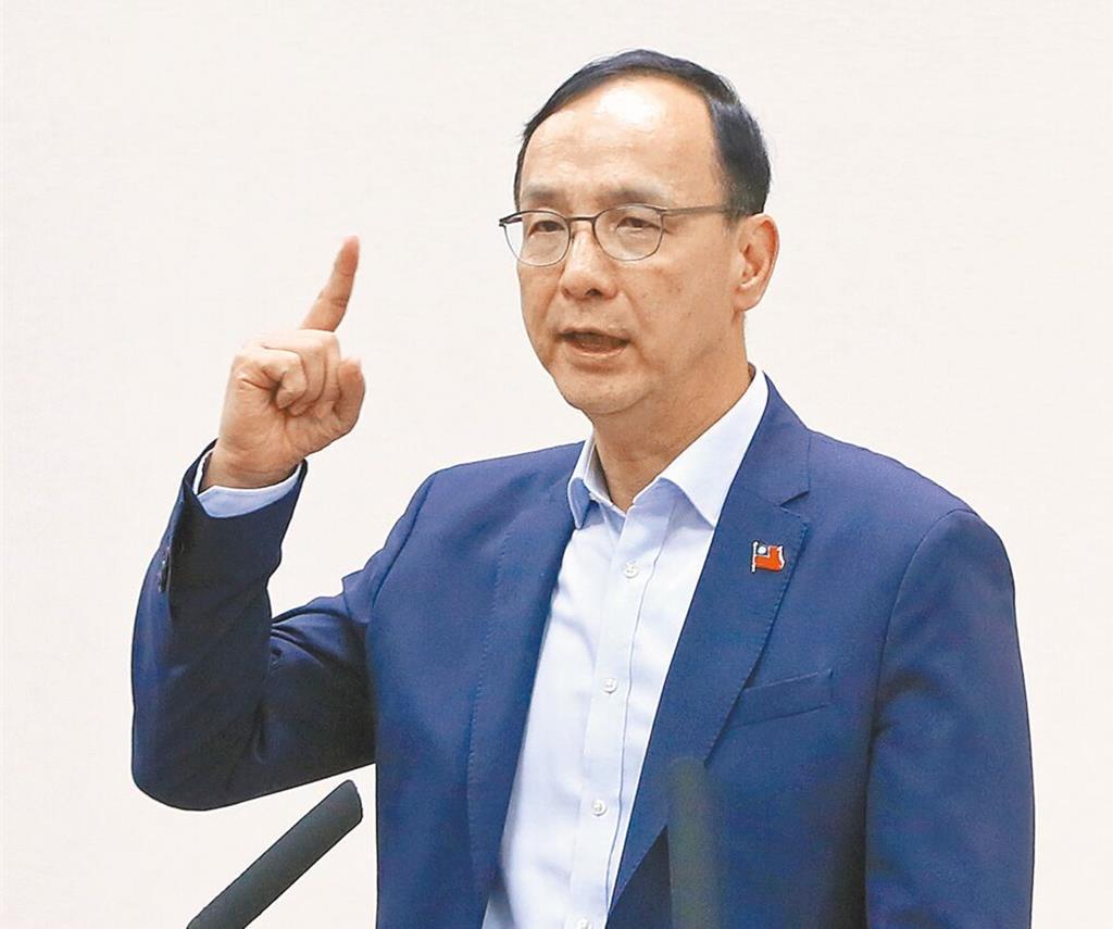 台北地方法院5日裁定民众党前主席柯文哲以7000万元、交保，限制住居、出境出海，