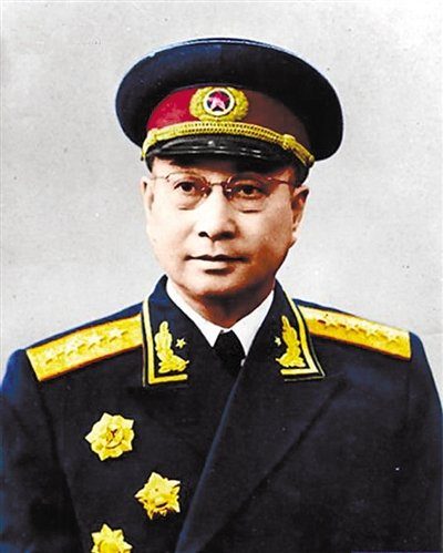 陈赓大将能当国务院副总理吗？他的政委薄一波当了副总理，他的政委谢富治也当了副总