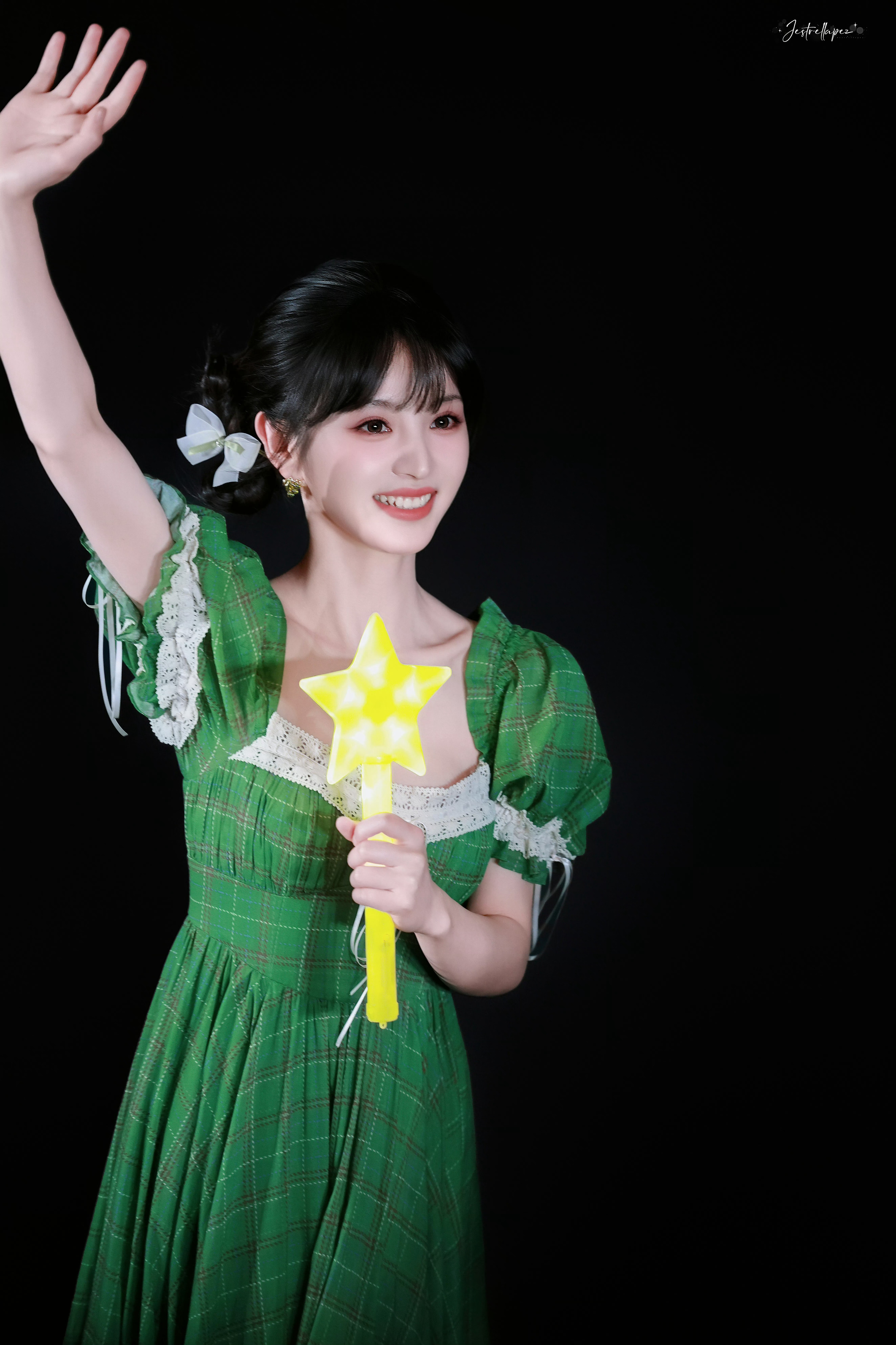 田曦薇看得出来他说公主田曦薇从小就是甜妹