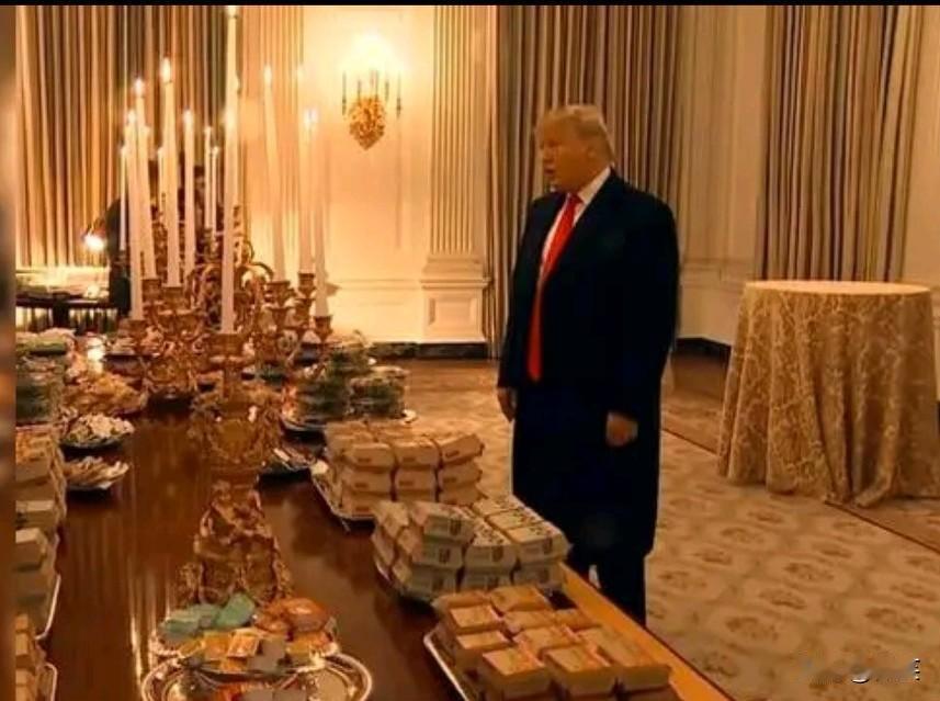 美国的饭局通知小弟聚餐，商量如何把中国弄到餐桌上。小弟们都来了，然后美国说，