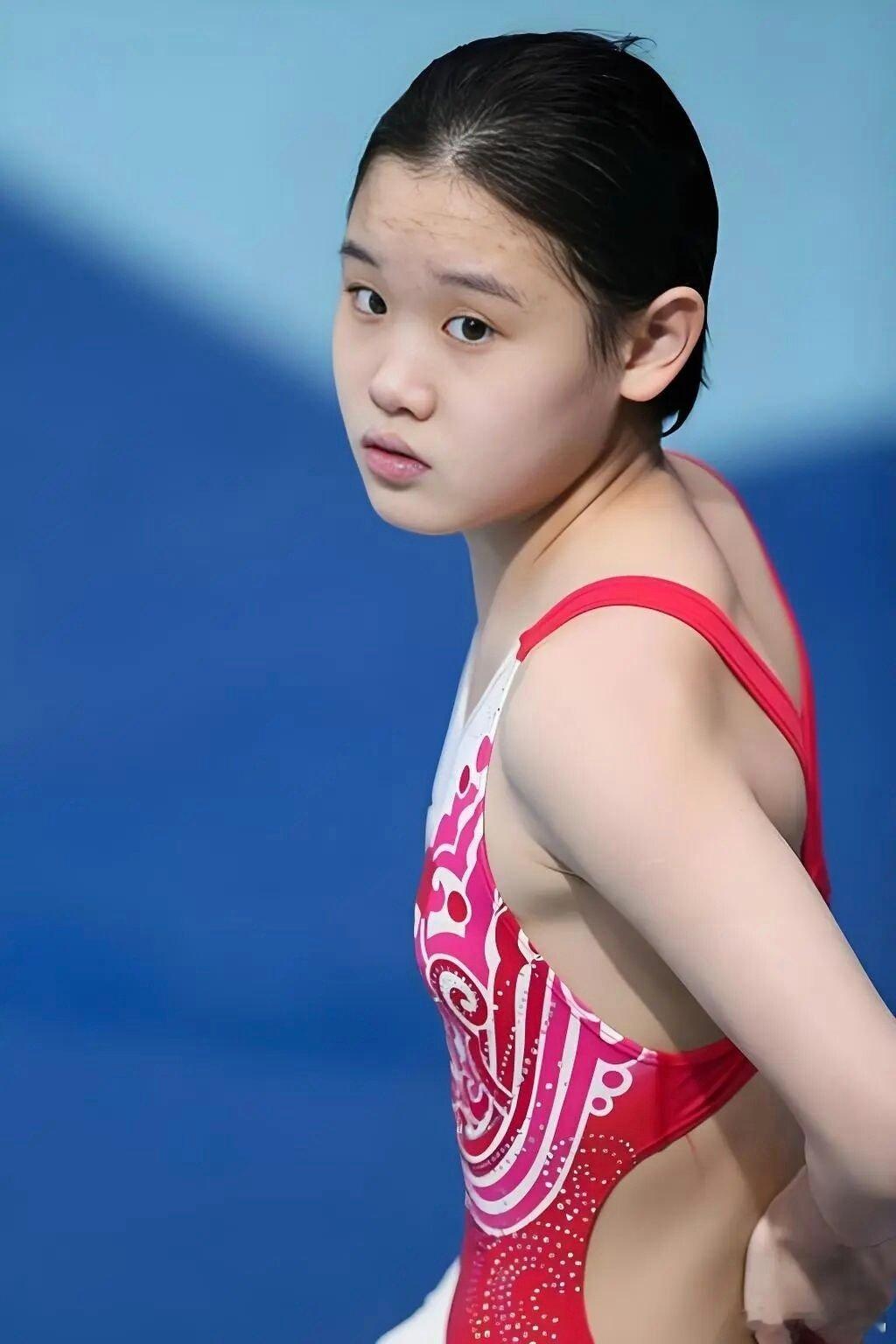#张家齐父亲隐身#确实，妈妈承担着所有非议，父亲全程隐身；看到张家齐的妈妈不停数落她，否定她的时候，