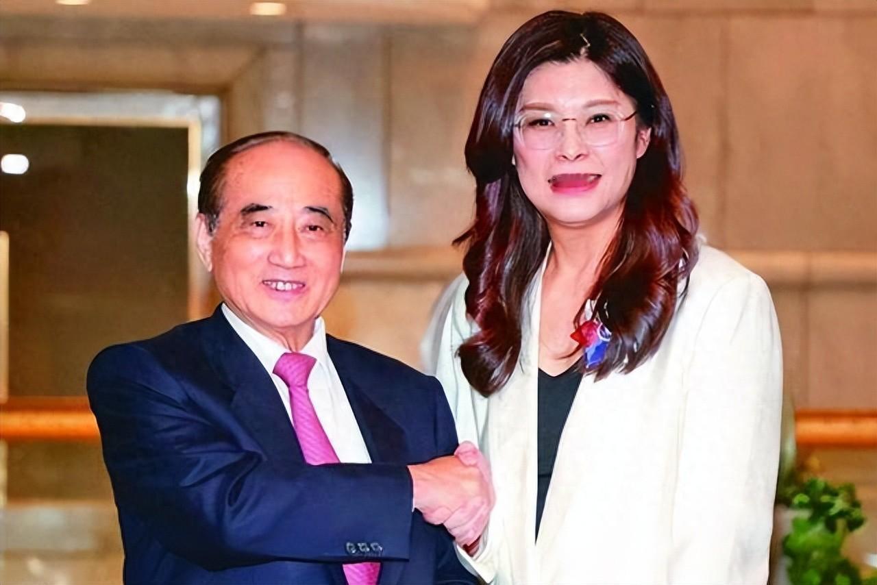 国民党主席郑丽文结束访陆行程，今日上午前往拜会“立法院前院长”王金平，双方会谈近