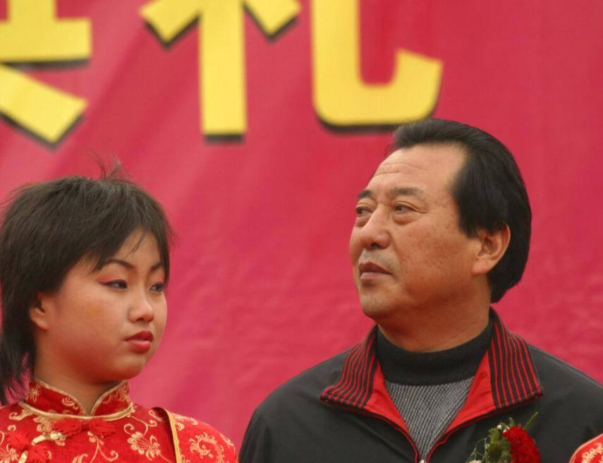 蹲狱十五年，女友苦守十五年，“白卷英雄”张铁生出狱后白手起家，逆袭成亿万老板。
