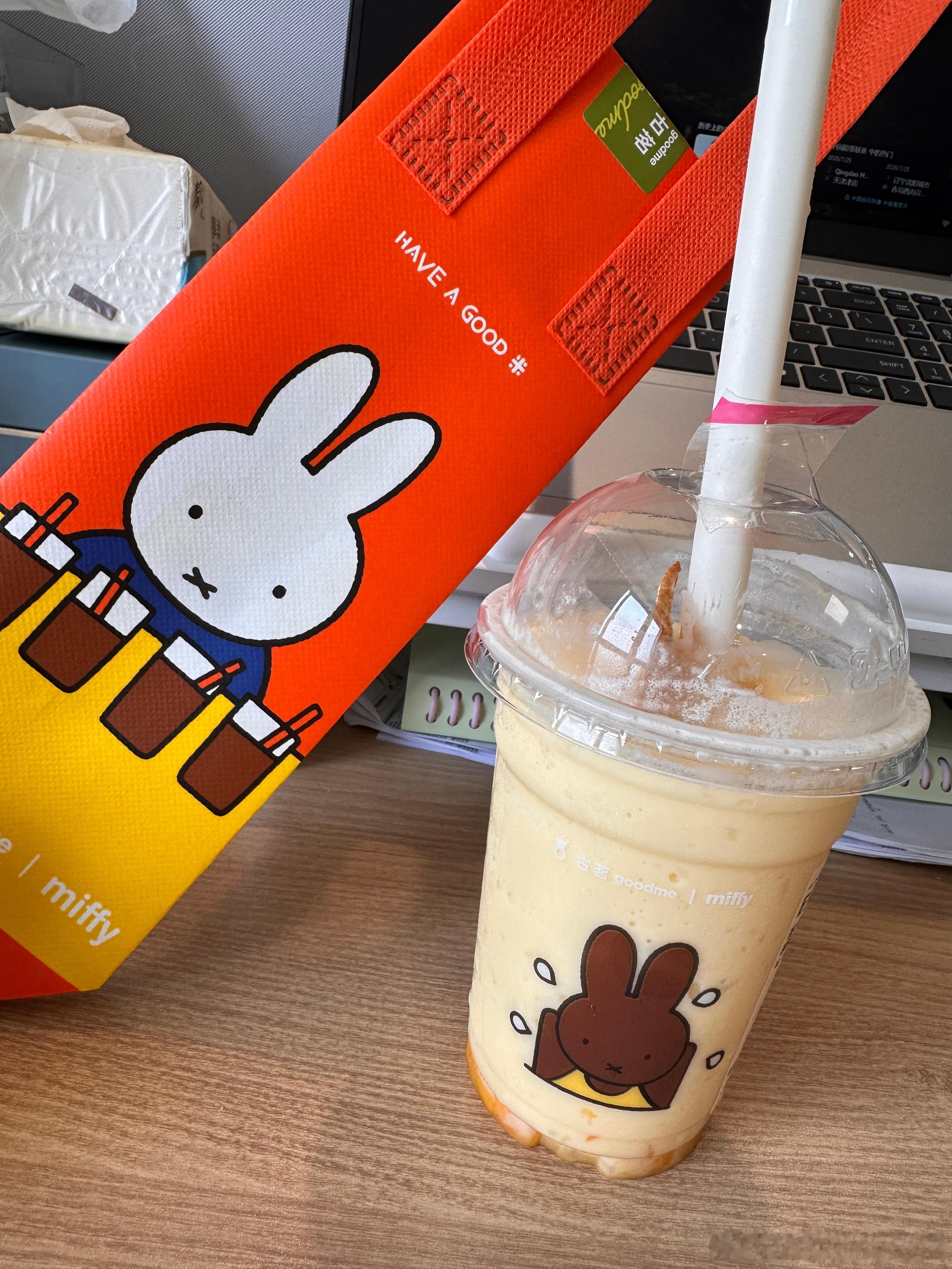 上海人买咖啡流行自带杯上海人就是讲究。我就不喜欢自带杯，麻烦，还老忘记还要自己洗