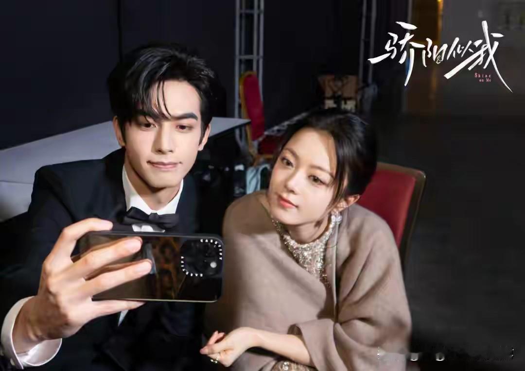 入坑《骄阳似我》的人，估计最希望心有林曦不光是剧里的恩爱夫妻，更希望龙龙和麦麦现