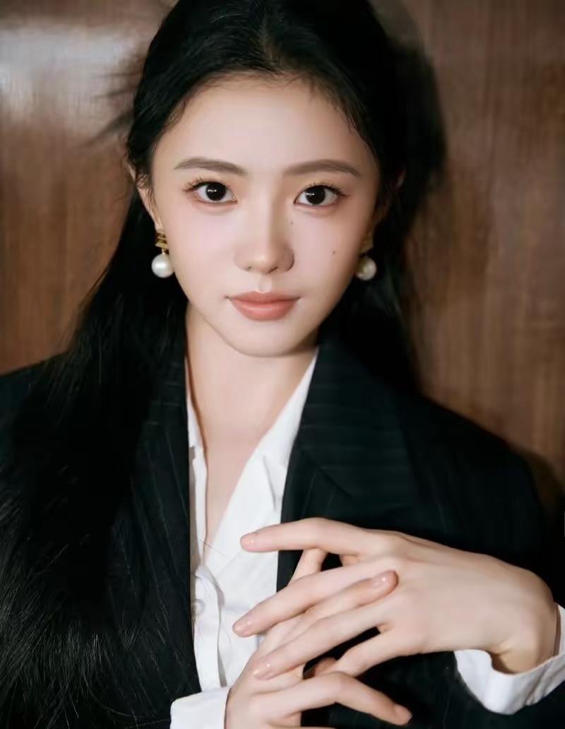 刘浩存漂不漂亮，我不评论，演技到底好不好，我也不评价。但有一点，我想说，这个姑娘