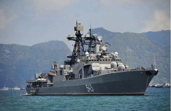 走投无路的委内瑞拉，一通电话打往北京，中方果然没让马杜罗失望 总统马杜罗站在