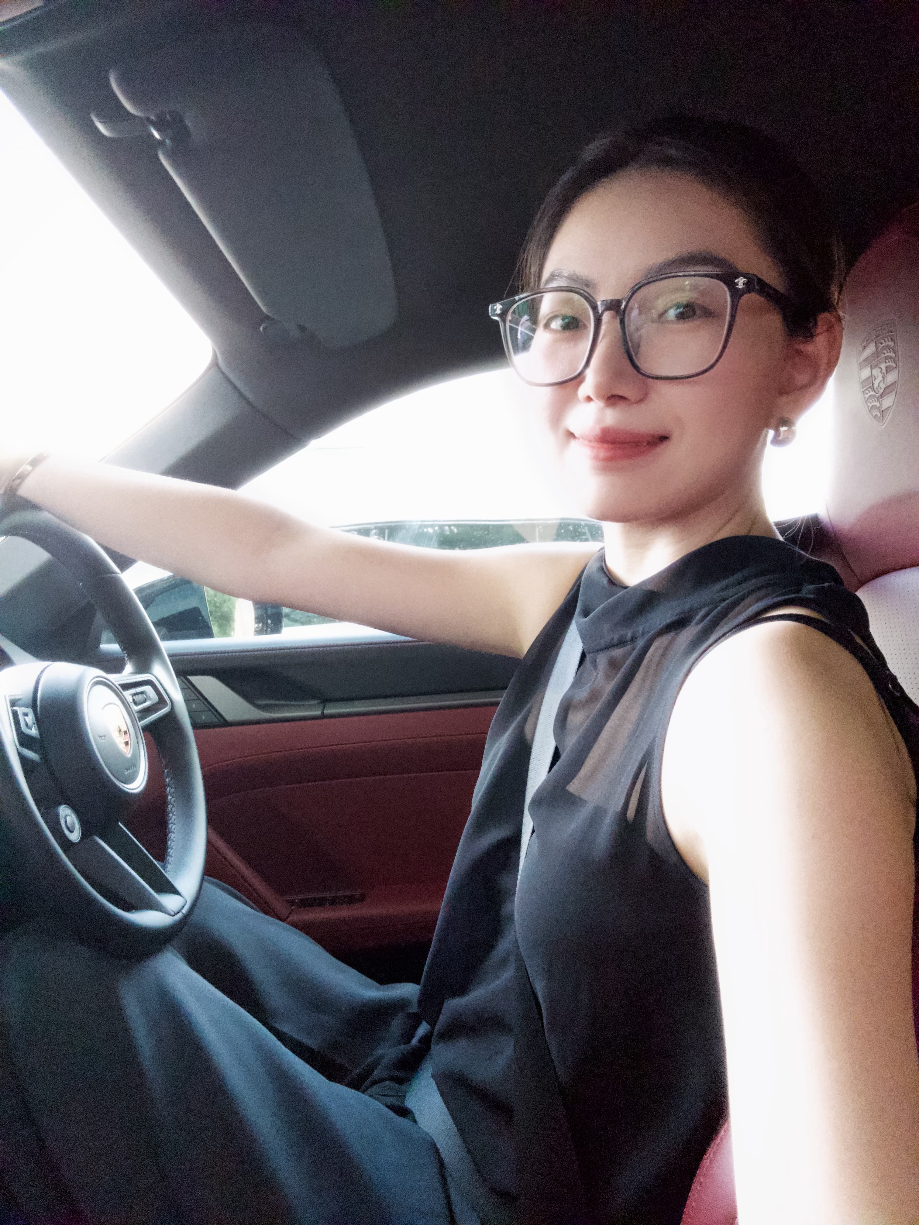 开完这辆100多万的保时捷，我怎么觉得，还是更喜欢平时开的新能源车万老师说我最近