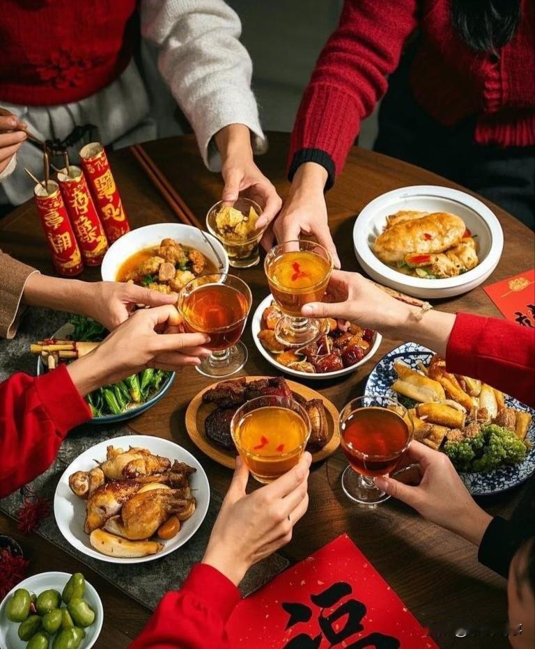 我敢说，过年能拿出1万块的家庭，已经算很不错了！普通人过年，上有老下有小，