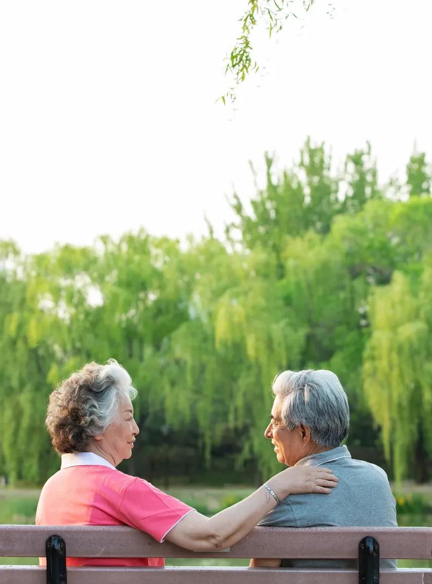 我结婚的前几天，爸妈给我定下几条规矩：第一、丈夫是你自己选的，你一定要珍惜他。