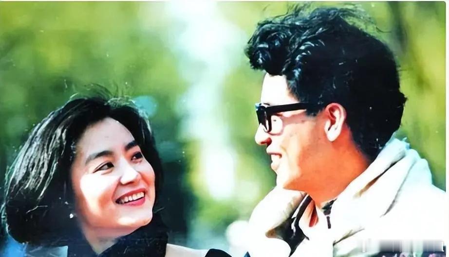 “他只是不够爱我”——林青霞这句话，说尽了太多人的青春荒唐！​​​