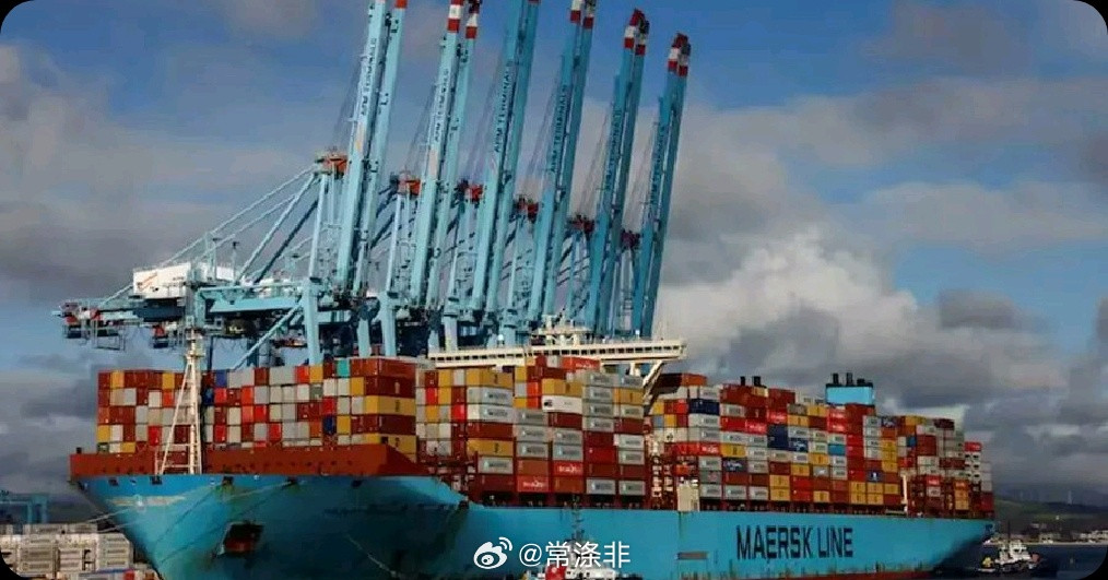 全球第二大航运公司马士基已暂停通过霍尔木兹海峡。这条战略要道承载着约20%的原油