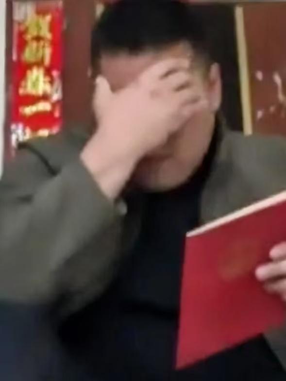 杨东是四川德阳人，在北京打工多年，吃饭穿衣都很节俭，就是为了给父母在成都买一套房