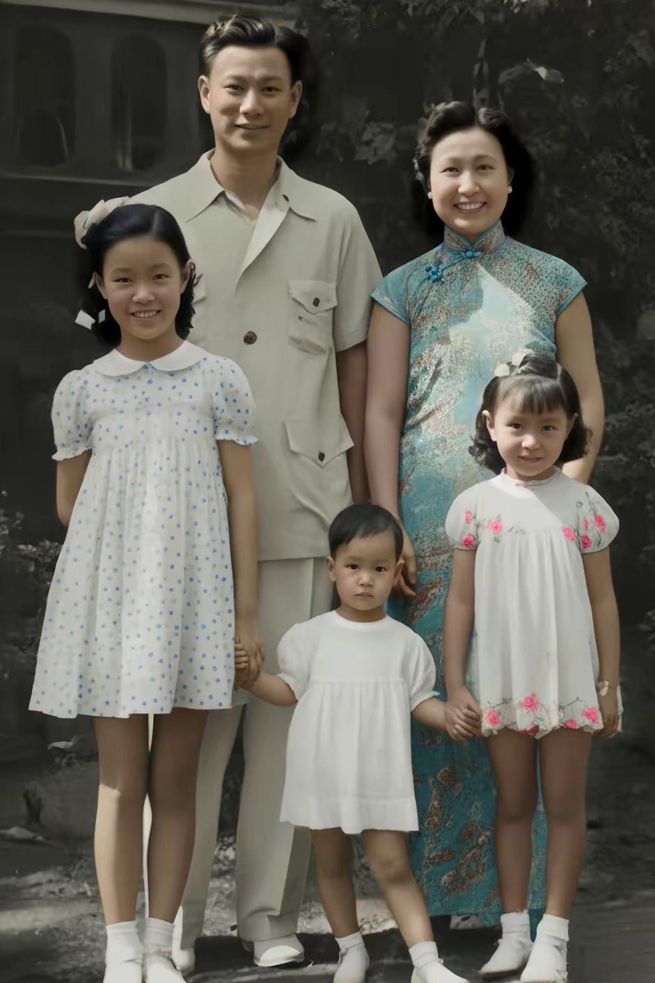 严幼韵经历了人生“三大不幸”中的二不幸，中年丧夫，晚年丧女。她还不禁嘴，喜欢喝酒