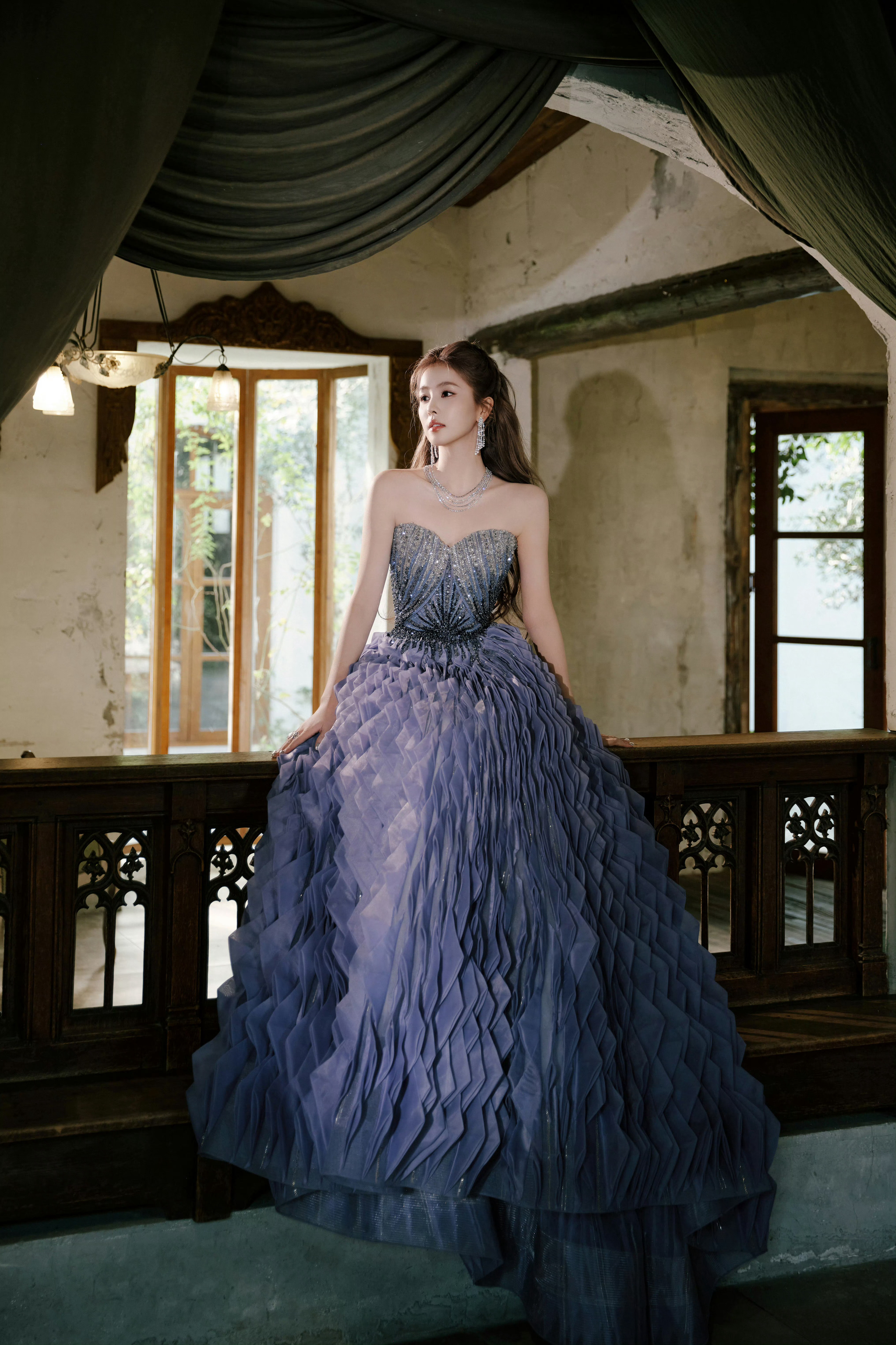 白鹿｜微博视界大会白鹿今日第二套造型～身穿TonyWard2