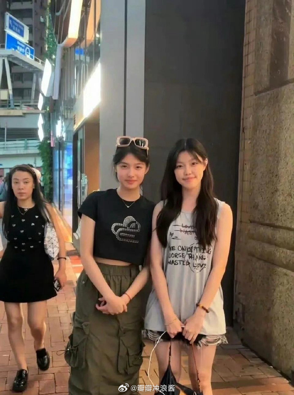 恕我直言，一时竟分不清谁是素人，谁是明星​​​