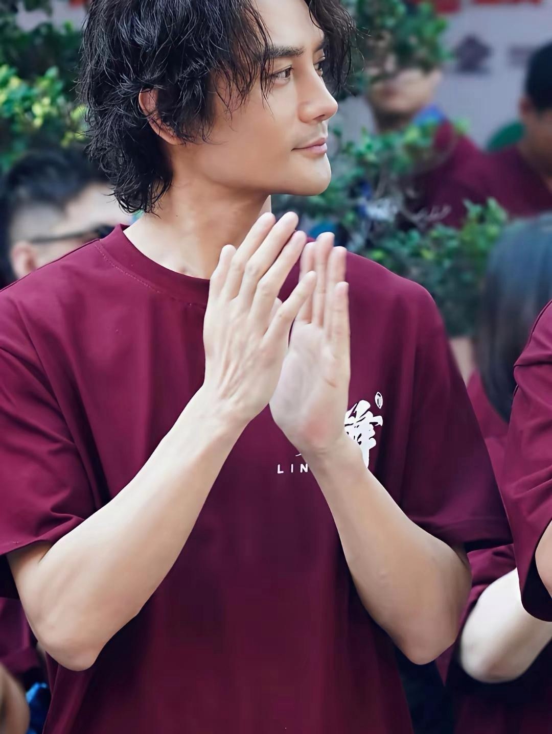 演员王凯复出后大变样，鼻子变化忒明显，鼻梁比以前高了好多，跟以前比起来好陌生