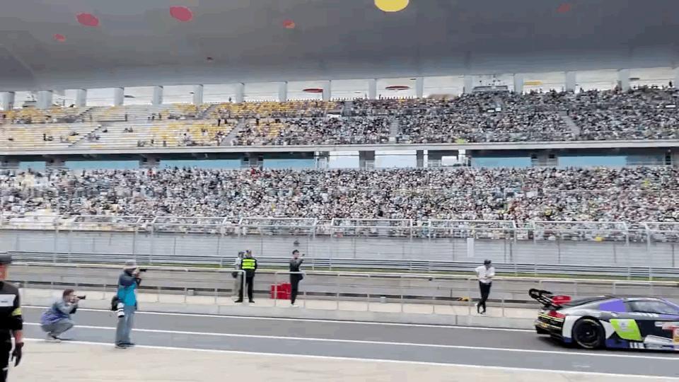 王一博这可怕的线下人气，他个人演唱会是一个什盛况​​​