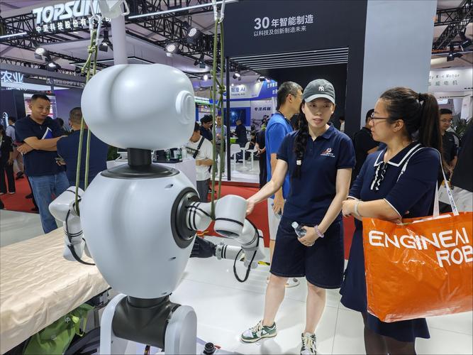 机器人有4S店了?关于“人形机器人‘家用版’要来了”的消息，近年来随着人工智能