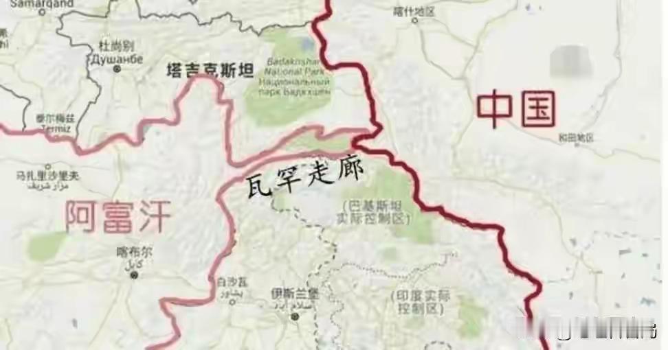 瓦罕走廊是帕什米尔高原最南边一条山谷，通行条件比中巴走廊略好一些。但这是当年大英