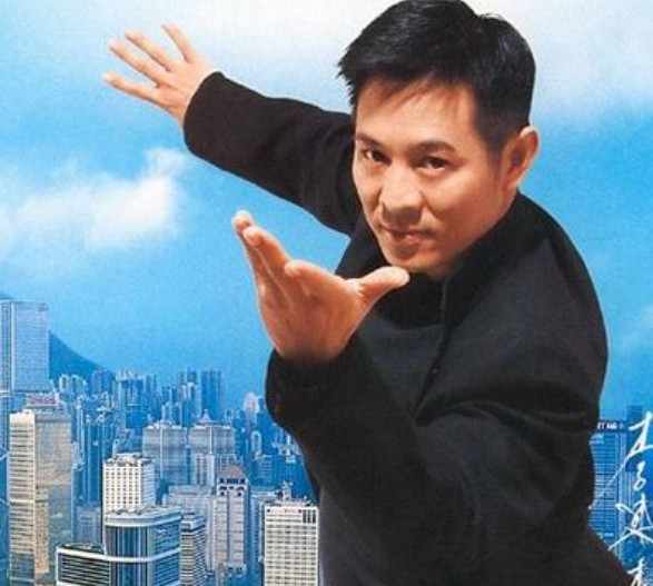 2009年，史泰龙拨通李连杰电话：“有空来拍《敢死队》不？拍7天，片酬1亿。”李