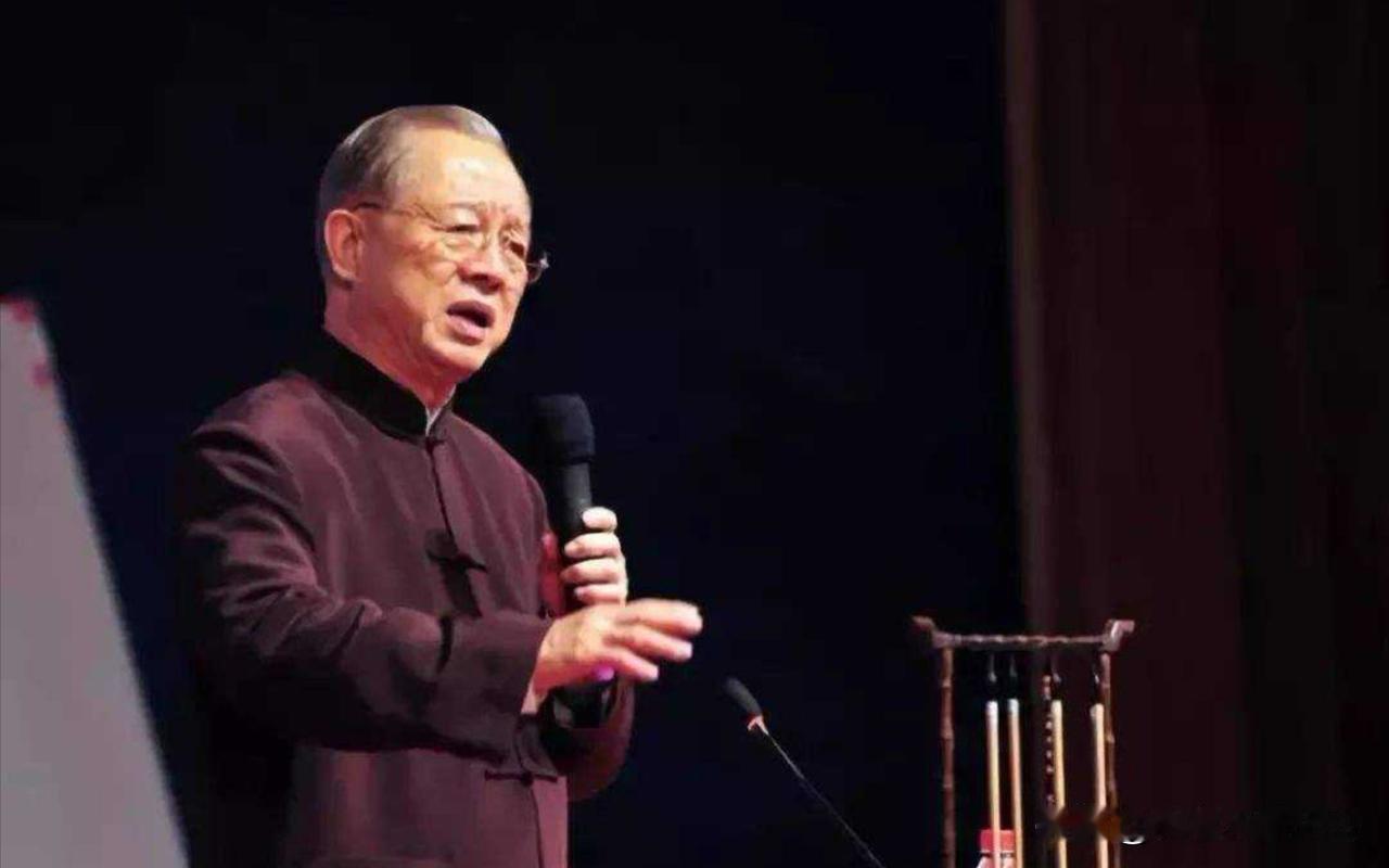 曾仕强说：“人前面太顺，其实不是什么好现象，大器是晚成的，你急什么，一个人没有碰