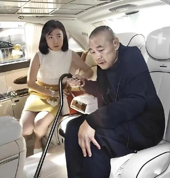 2017年，刘銮雄在换了3亿的“天价肾”之后说：“现在就算有100个绝世美女站在