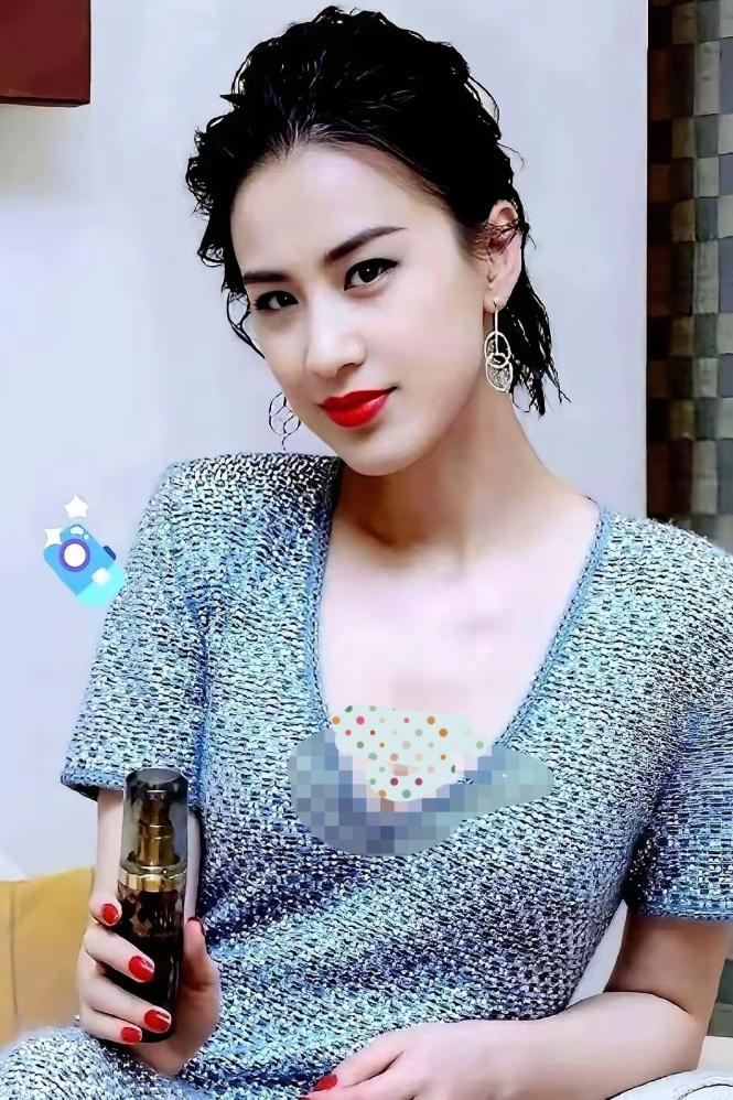 周星驰“一句我不认识她”，直接打碎黄圣依所有念想，往后多年她多次公开表态，处处感