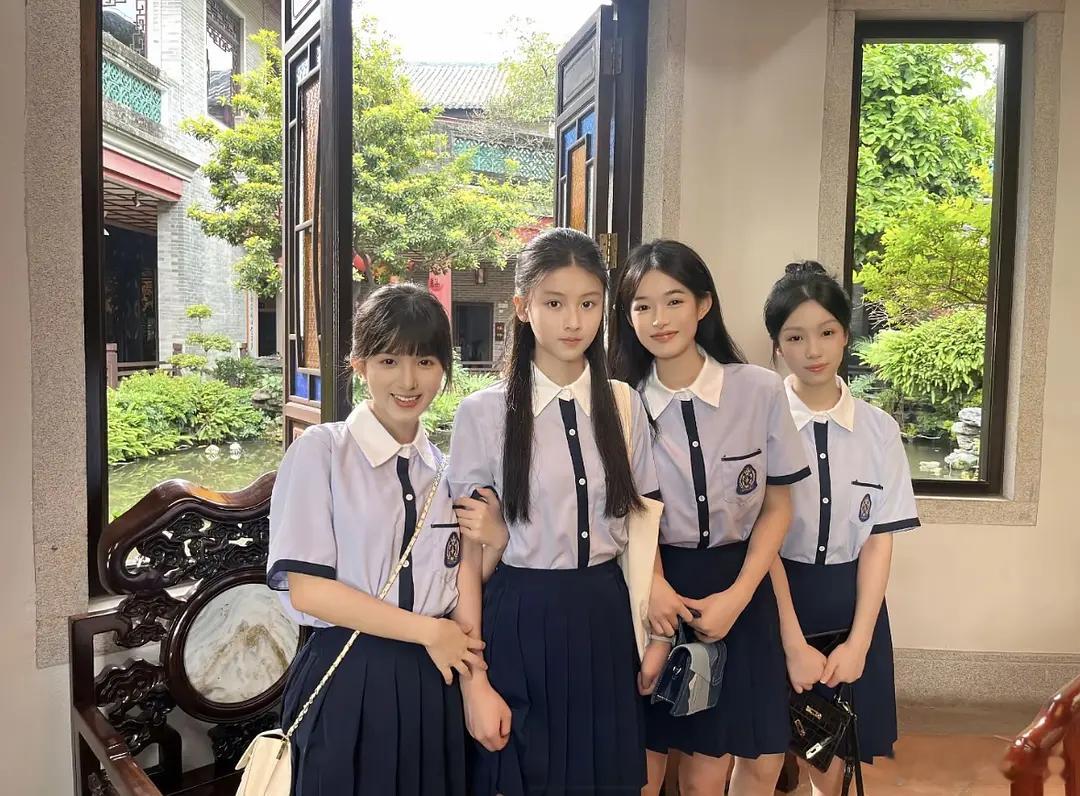 这个七七资质确实不错，往哪里一站就是女主相