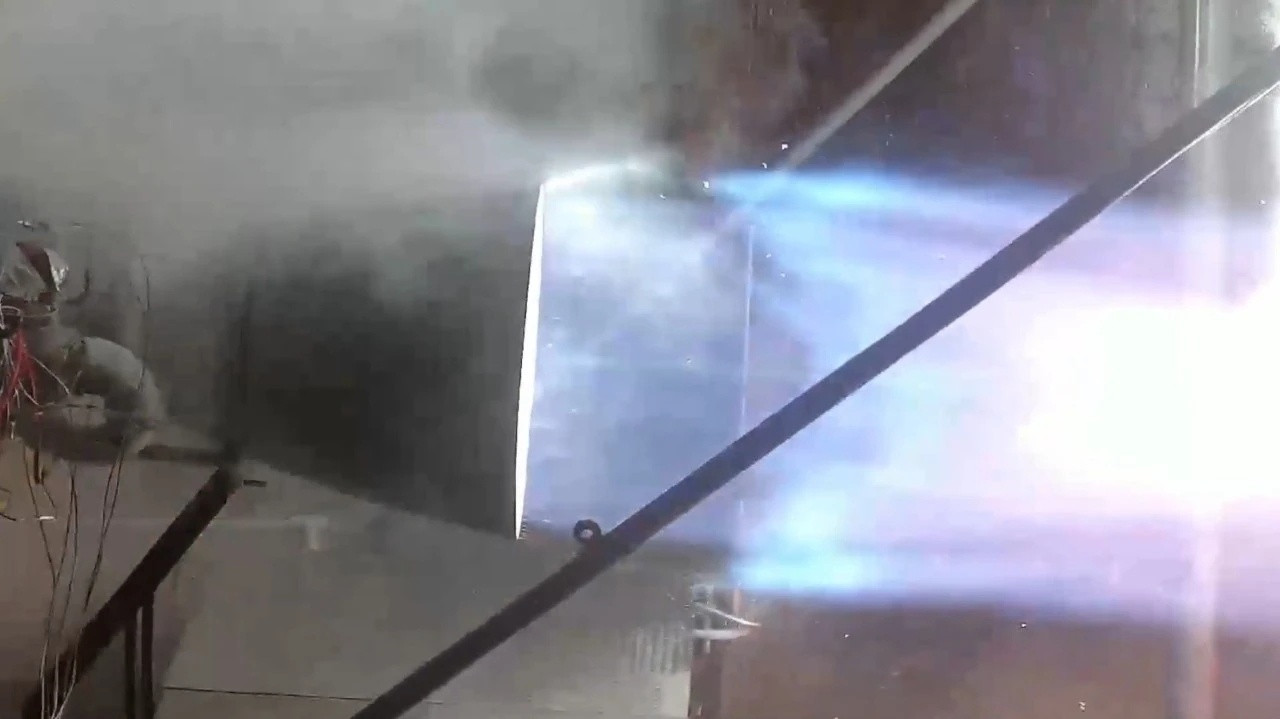 蓝箭航天通稿有更多细节披露：【蓝箭航天新型大推力发动机完成整机全系统长程试车】近