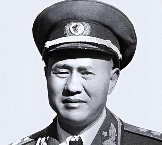 全军唯独三位，被授予中将军衔的副军长是谁？【1955年9月22日，西山演训场】