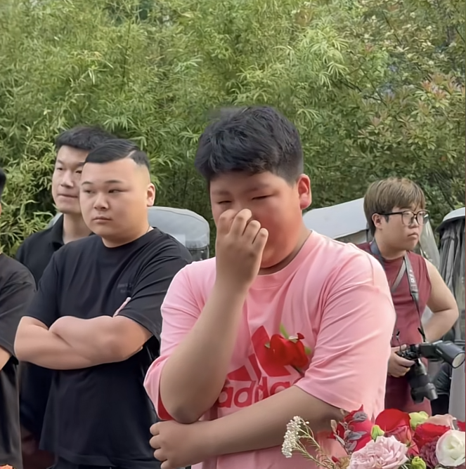 之前：姐，有事给我打电话之后：姐夫，有事给我打电话