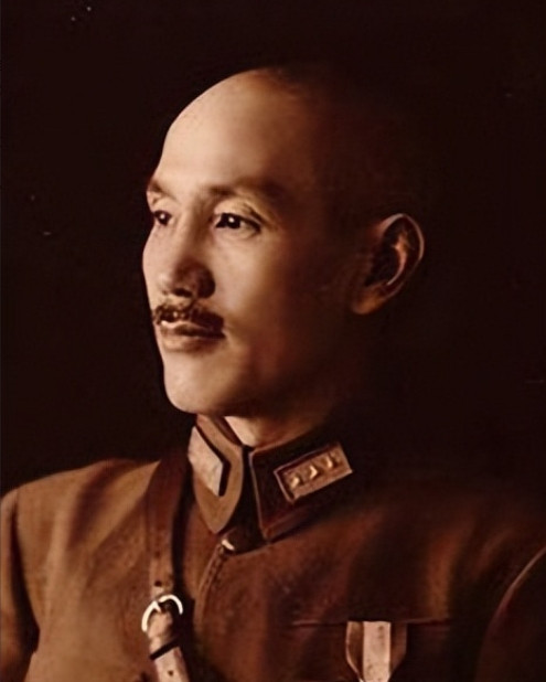 1943年，蒋介石把虚云禅师请到重庆官邸，说是请他吃茶，其实是心里有事，那年日本