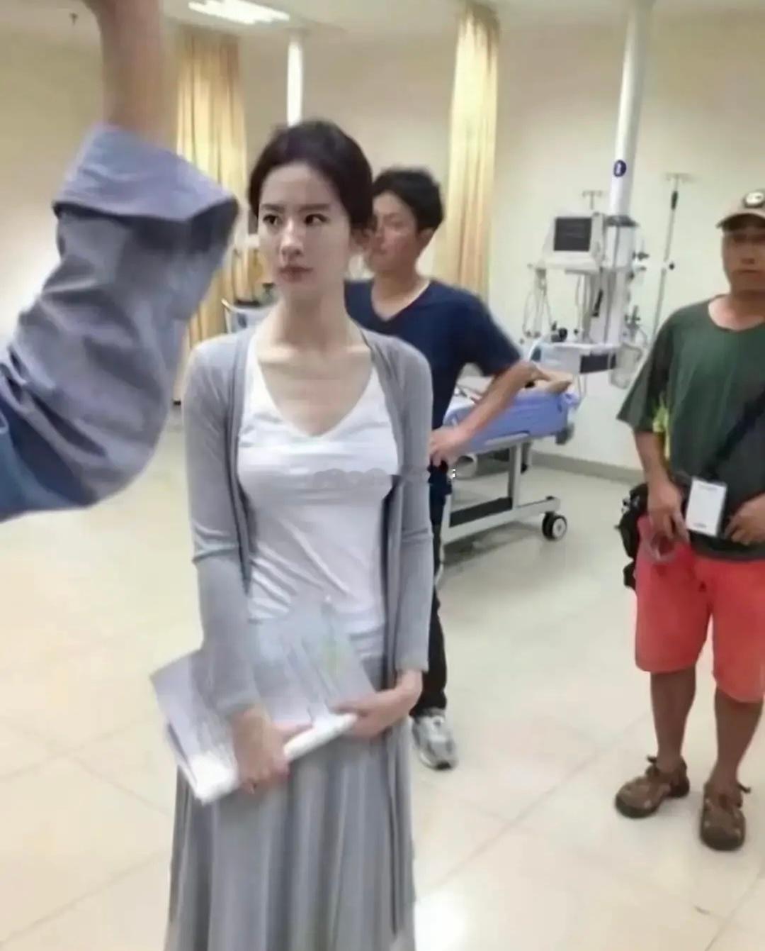 刘亦菲曾被裁掉过刘亦菲这个时候的状态是真好看​​​