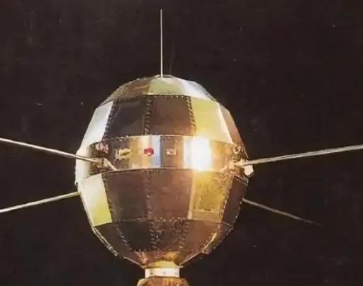 为什么东方红一号至今都没有坠入大气层？很简单，因为当初把东方红一号发射出去的时候