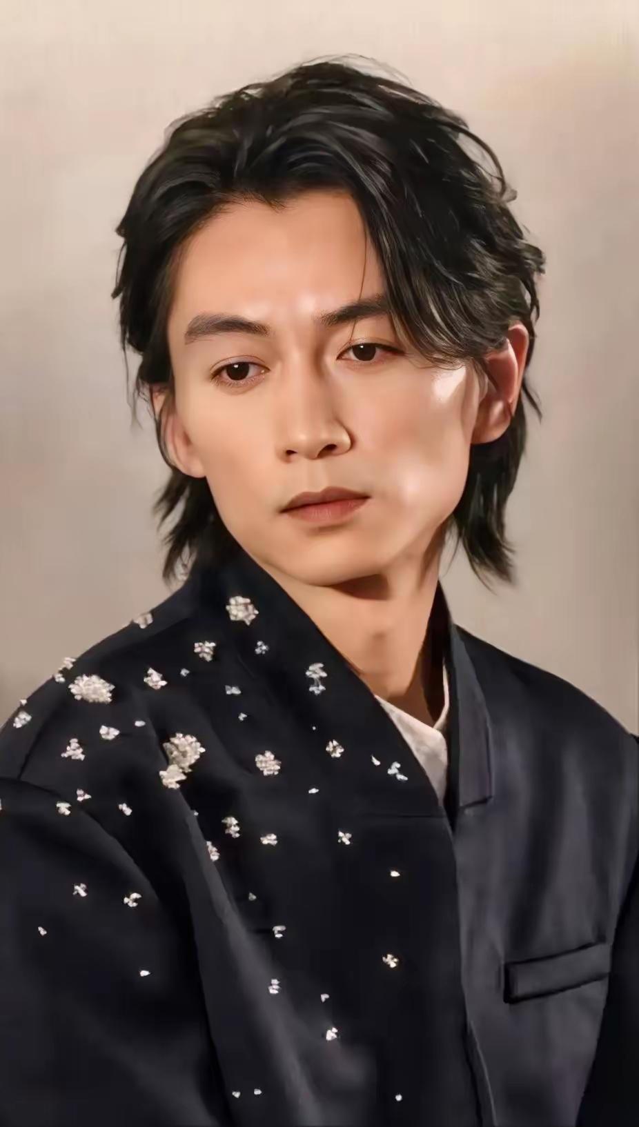 《大生意人》这波片酬瓜，真是把“演员值多少钱”这事儿摆到了明面上。说陈晓拿