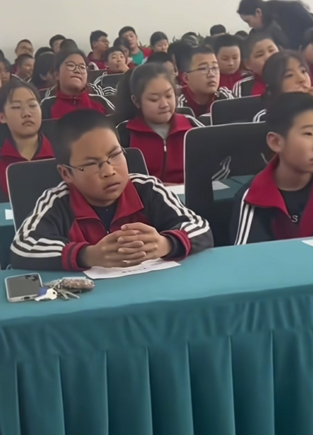 这最少是个班长吧！