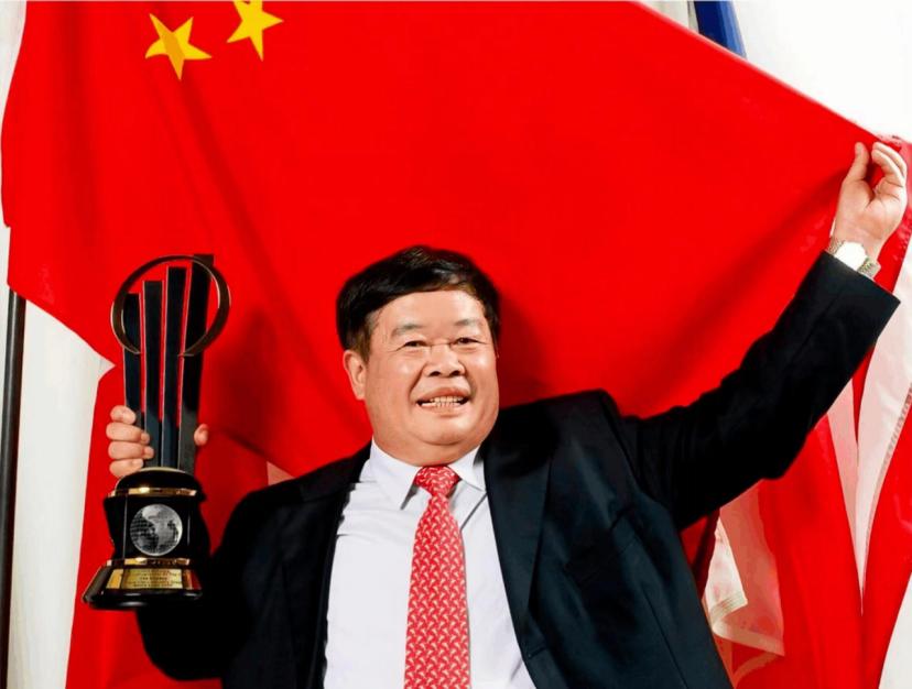 2017年，曹德旺与法国人合作顺利，马上要签合同了，一位法国高管竟得意地调侃起中