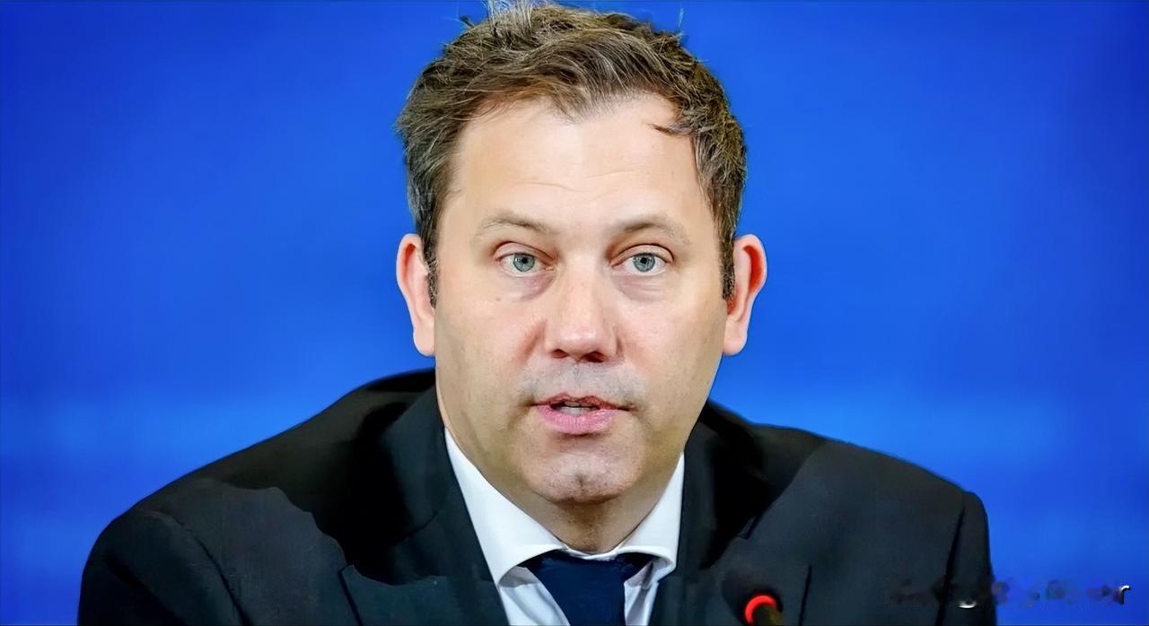 德国发声了！据彭博社报道，德国副总理拉尔斯·克林拜尔表示，美国总统特朗普关于格陵